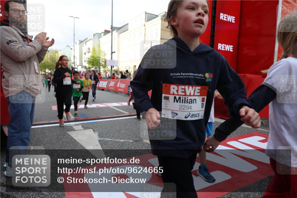 25.04.2026 - Das Zehntel Strokosch-Dieckow http://msf.ph/oto/9624665 25.04.2026 08:57:16 Ziel 1141, 1152, 1170, 1262, 1561, 1583, 1590, 1691, 1713, 1854, 2237, 2239, 2270, 2292, 2294, 2715, 2778, 2858, 2860, 3375, 3393, 3439, 3453, 3495, 3552, 3688, 3930, 4016, 4061, 4062 meine-sportfotos.de