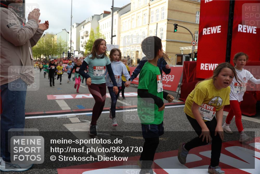 25.04.2026 - Das Zehntel Strokosch-Dieckow http://msf.ph/oto/9624730 25.04.2026 08:57:18 Ziel 1141, 1152, 1170, 1262, 1561, 1583, 1691, 1713, 1804, 1854, 2270, 2294, 2336, 2708, 2715, 2778, 2858, 2860, 2862, 3367, 3375, 3393, 3439, 3453, 3495, 3688, 3784, 3930, 4016, 4061, 4062 meine-sportfotos.de
