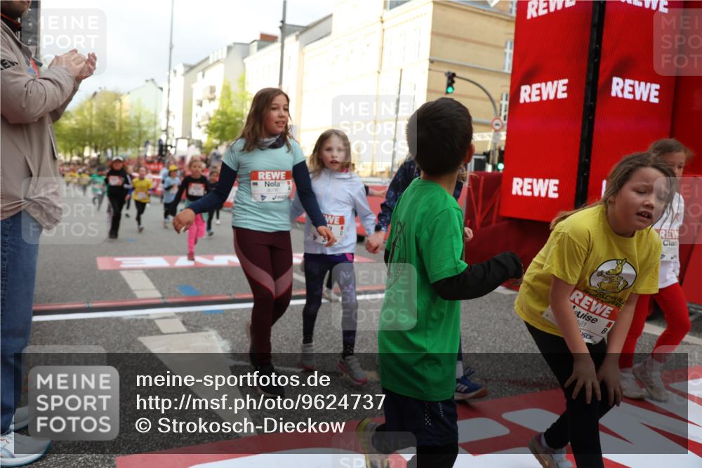 25.04.2026 - Das Zehntel Strokosch-Dieckow http://msf.ph/oto/9624737 25.04.2026 08:57:18 Ziel 1141, 1152, 1170, 1262, 1561, 1583, 1691, 1713, 1804, 1854, 2270, 2294, 2336, 2708, 2715, 2778, 2858, 2860, 2862, 3367, 3375, 3393, 3439, 3453, 3495, 3688, 3784, 3930, 4016, 4061, 4062 meine-sportfotos.de