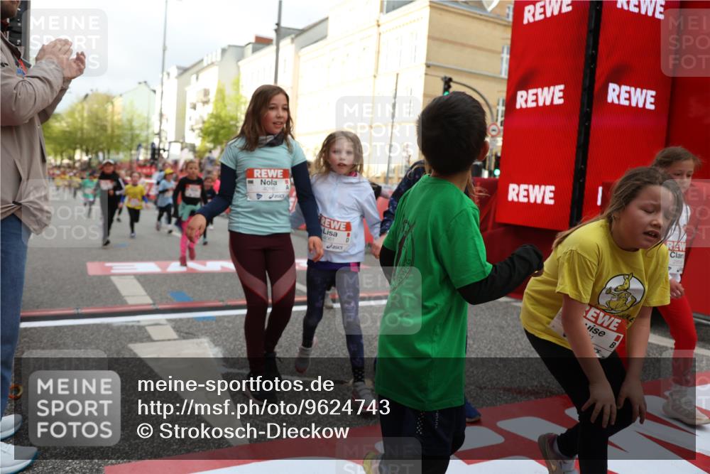 25.04.2026 - Das Zehntel Strokosch-Dieckow http://msf.ph/oto/9624743 25.04.2026 08:57:18 Ziel 1141, 1152, 1170, 1262, 1561, 1583, 1691, 1713, 1804, 1854, 2270, 2294, 2336, 2708, 2715, 2778, 2858, 2860, 2862, 3367, 3375, 3393, 3439, 3453, 3495, 3688, 3784, 3930, 4016, 4061, 4062 meine-sportfotos.de