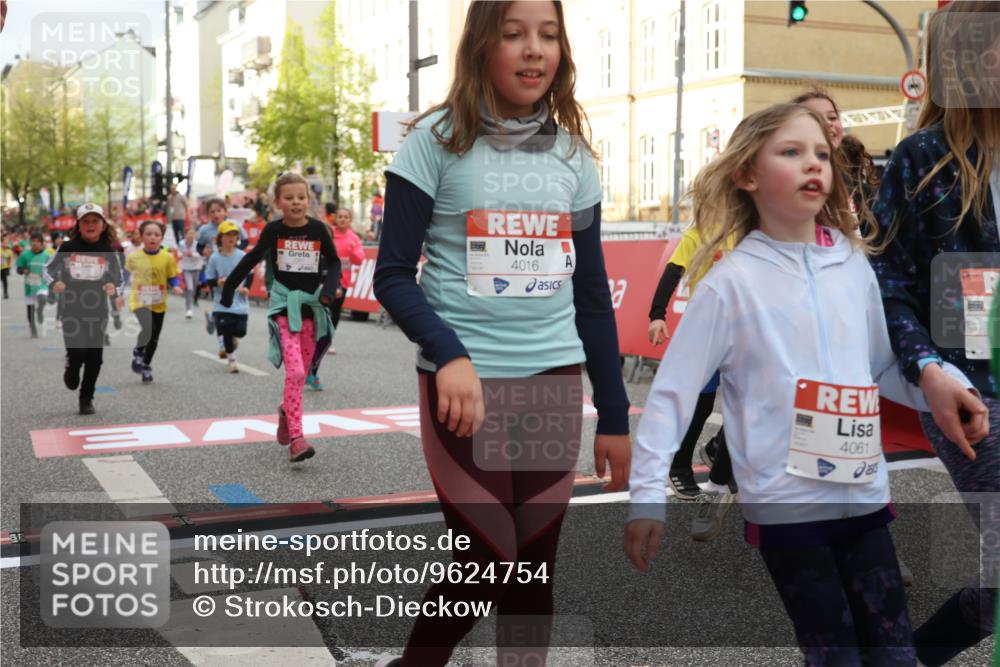 25.04.2026 - Das Zehntel Strokosch-Dieckow http://msf.ph/oto/9624754 25.04.2026 08:57:19 Ziel 1152, 1204, 1206, 1262, 1561, 1691, 1713, 1804, 1854, 2270, 2294, 2336, 2708, 2715, 2778, 2858, 2860, 2862, 3367, 3375, 3393, 3439, 3453, 3688, 3784, 4016, 4061, 4062 meine-sportfotos.de