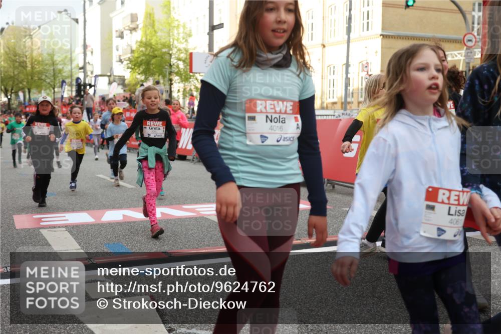 25.04.2026 - Das Zehntel Strokosch-Dieckow http://msf.ph/oto/9624762 25.04.2026 08:57:19 Ziel 1152, 1204, 1206, 1262, 1561, 1691, 1713, 1804, 1854, 2270, 2294, 2336, 2708, 2715, 2778, 2858, 2860, 2862, 3367, 3375, 3393, 3439, 3453, 3688, 3784, 4016, 4061, 4062 meine-sportfotos.de