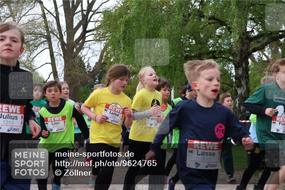 25.04.2026 - Das Zehntel Zöllner http://msf.ph/oto/9624765 25.04.2026 07:43:47 Laufen 1313, 3138, 1588, 3015, 133 meine-sportfotos.de