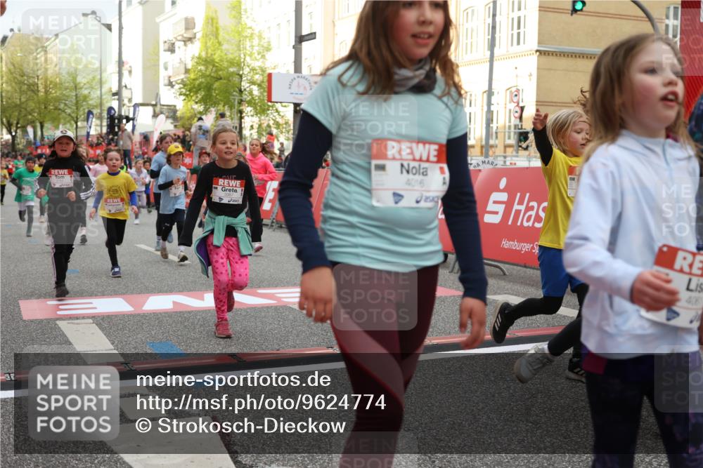 25.04.2026 - Das Zehntel Strokosch-Dieckow http://msf.ph/oto/9624774 25.04.2026 08:57:19 Ziel 1152, 1204, 1206, 1262, 1561, 1691, 1713, 1804, 1854, 2270, 2294, 2336, 2708, 2715, 2778, 2858, 2860, 2862, 3367, 3375, 3393, 3439, 3453, 3688, 3784, 4016, 4061, 4062 meine-sportfotos.de