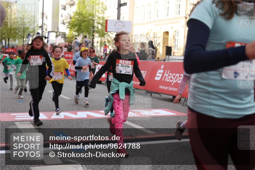 25.04.2026 - Das Zehntel Strokosch-Dieckow http://msf.ph/oto/9624788 25.04.2026 08:57:20 Ziel 1204, 1206, 1262, 1329, 1555, 1561, 1564, 1691, 1713, 1804, 2270, 2294, 2336, 2708, 2715, 2778, 2858, 2860, 2862, 3367, 3375, 3393, 3453, 3688, 3784, 4016, 4061, 4062 meine-sportfotos.de