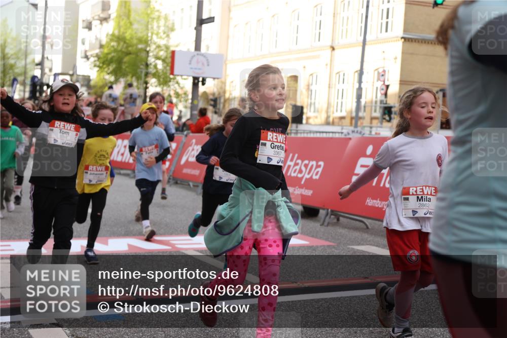 25.04.2026 - Das Zehntel Strokosch-Dieckow http://msf.ph/oto/9624808 25.04.2026 08:57:20 Ziel 1204, 1206, 1262, 1329, 1555, 1561, 1564, 1691, 1713, 1804, 2270, 2294, 2336, 2708, 2715, 2778, 2858, 2860, 2862, 3367, 3375, 3393, 3453, 3688, 3784, 4016, 4061, 4062 meine-sportfotos.de