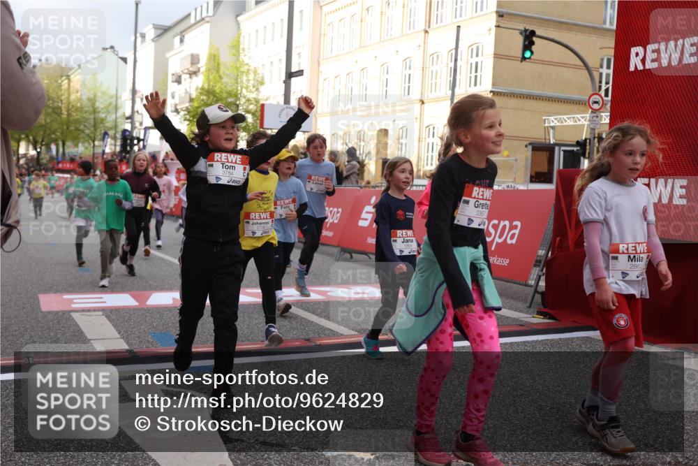 25.04.2026 - Das Zehntel Strokosch-Dieckow http://msf.ph/oto/9624829 25.04.2026 08:57:21 Ziel 1204, 1206, 1262, 1329, 1555, 1561, 1564, 1691, 1713, 1804, 2259, 2270, 2336, 2399, 2708, 2715, 2778, 2858, 2862, 3197, 3367, 3369, 3375, 3688, 3784, 4016, 4061, 4062 meine-sportfotos.de