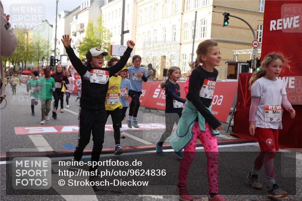 25.04.2026 - Das Zehntel Strokosch-Dieckow http://msf.ph/oto/9624836 25.04.2026 08:57:21 Ziel 1204, 1206, 1262, 1329, 1555, 1561, 1564, 1691, 1713, 1804, 2259, 2270, 2336, 2399, 2708, 2715, 2778, 2858, 2862, 3197, 3367, 3369, 3375, 3688, 3784, 4016, 4061, 4062 meine-sportfotos.de