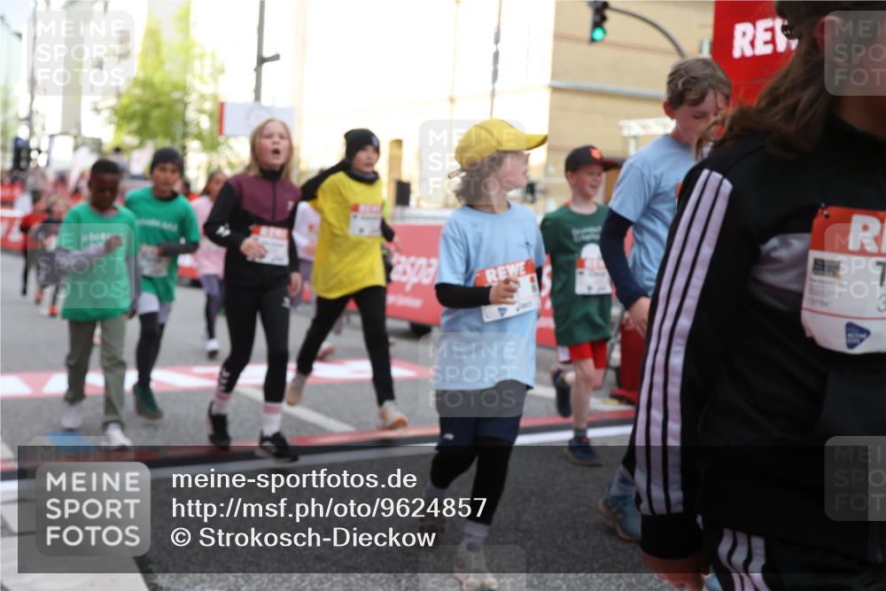 25.04.2026 - Das Zehntel Strokosch-Dieckow http://msf.ph/oto/9624857 25.04.2026 08:57:22 Ziel 1204, 1206, 1322, 1329, 1555, 1561, 1564, 1691, 1713, 1804, 2259, 2336, 2399, 2708, 2715, 2858, 2862, 3184, 3197, 3367, 3369, 3375, 3688, 3784, 4016, 4061, 4062 meine-sportfotos.de