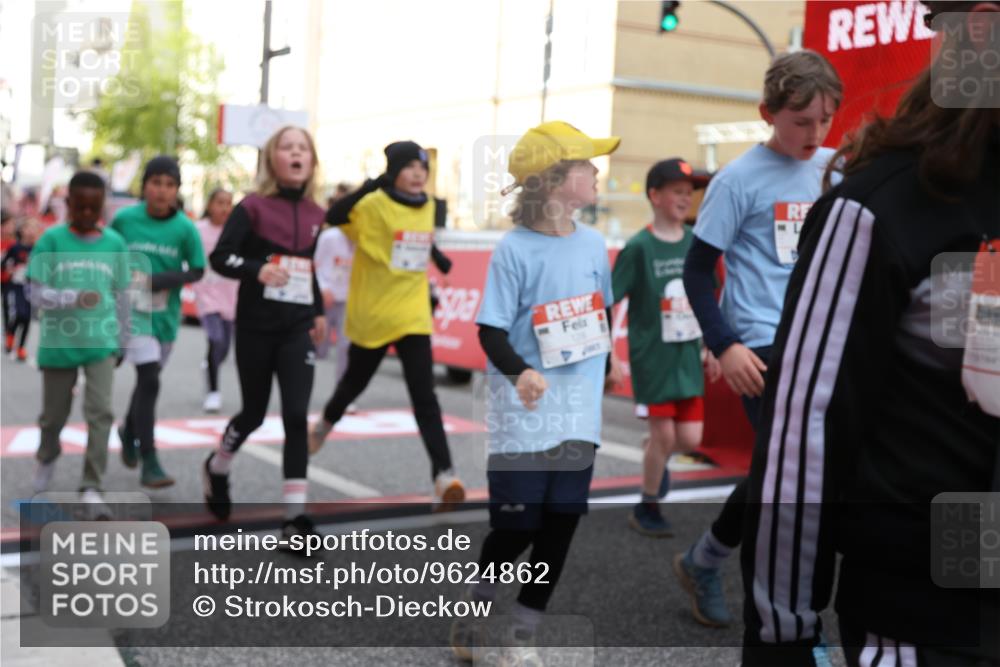 25.04.2026 - Das Zehntel Strokosch-Dieckow http://msf.ph/oto/9624862 25.04.2026 08:57:22 Ziel 1204, 1206, 1322, 1329, 1555, 1561, 1564, 1691, 1713, 1804, 2259, 2336, 2399, 2708, 2715, 2858, 2862, 3184, 3197, 3367, 3369, 3375, 3688, 3784, 4016, 4061, 4062 meine-sportfotos.de