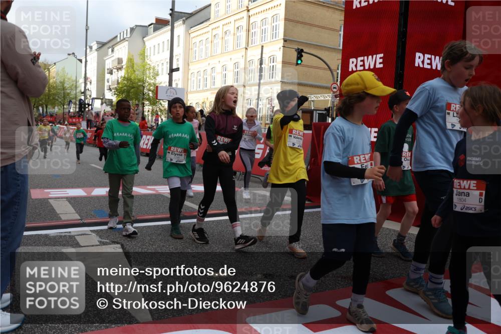 25.04.2026 - Das Zehntel Strokosch-Dieckow http://msf.ph/oto/9624876 25.04.2026 08:57:23 Ziel 1204, 1206, 1322, 1329, 1555, 1564, 1804, 1833, 2259, 2336, 2399, 2571, 2708, 2715, 2862, 3184, 3197, 3367, 3369, 3375, 3784, 4016, 4061, 4062 meine-sportfotos.de