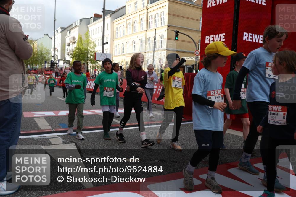 25.04.2026 - Das Zehntel Strokosch-Dieckow http://msf.ph/oto/9624884 25.04.2026 08:57:23 Ziel 1204, 1206, 1322, 1329, 1555, 1564, 1804, 1833, 2259, 2336, 2399, 2571, 2708, 2715, 2862, 3184, 3197, 3367, 3369, 3375, 3784, 4016, 4061, 4062 meine-sportfotos.de