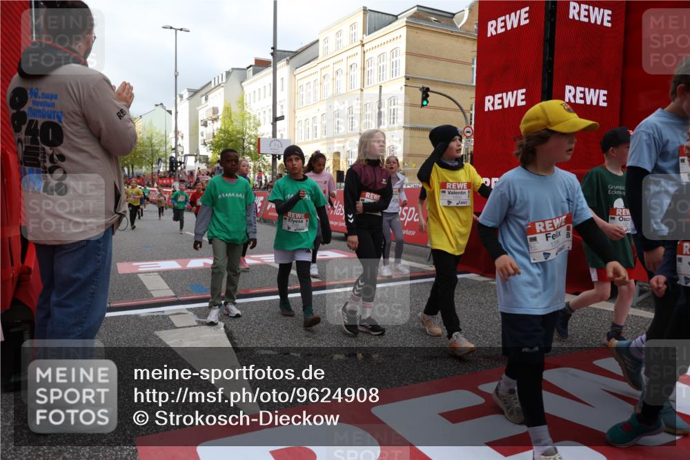 25.04.2026 - Das Zehntel Strokosch-Dieckow http://msf.ph/oto/9624908 25.04.2026 08:57:24 Ziel 1204, 1206, 1322, 1329, 1555, 1564, 1804, 1833, 1905, 2259, 2336, 2399, 2443, 2571, 2708, 2715, 2862, 3184, 3197, 3367, 3369, 3375, 3784 meine-sportfotos.de