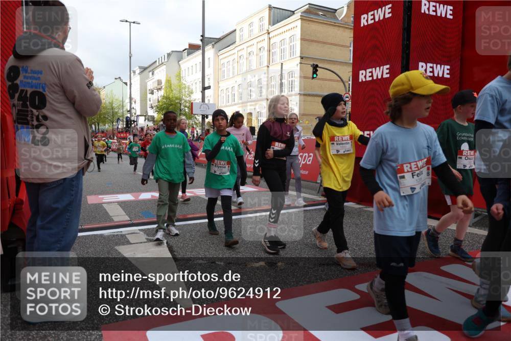 25.04.2026 - Das Zehntel Strokosch-Dieckow http://msf.ph/oto/9624912 25.04.2026 08:57:24 Ziel 1204, 1206, 1322, 1329, 1555, 1564, 1804, 1833, 1905, 2259, 2336, 2399, 2443, 2571, 2708, 2715, 2862, 3184, 3197, 3367, 3369, 3375, 3784 meine-sportfotos.de