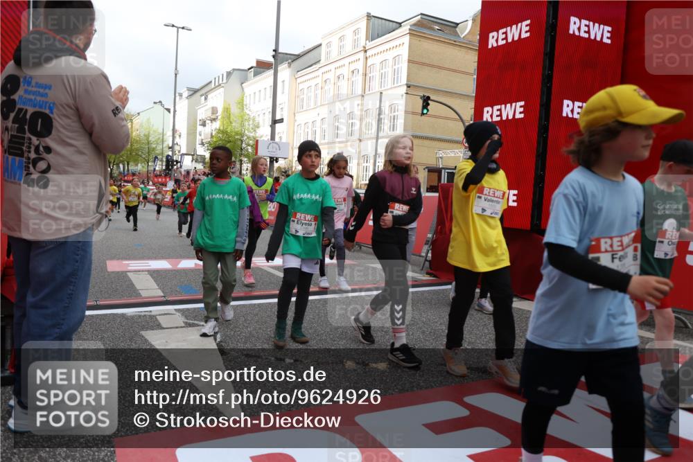 25.04.2026 - Das Zehntel Strokosch-Dieckow http://msf.ph/oto/9624926 25.04.2026 08:57:24 Ziel 1204, 1206, 1322, 1329, 1555, 1564, 1804, 1833, 1905, 2259, 2336, 2399, 2443, 2571, 2708, 2715, 2862, 3184, 3197, 3367, 3369, 3375, 3784 meine-sportfotos.de