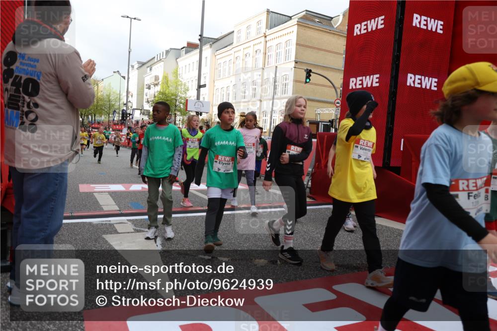 25.04.2026 - Das Zehntel Strokosch-Dieckow http://msf.ph/oto/9624939 25.04.2026 08:57:24 Ziel 1204, 1206, 1322, 1329, 1555, 1564, 1804, 1833, 1905, 2259, 2336, 2399, 2443, 2571, 2708, 2715, 2862, 3184, 3197, 3367, 3369, 3375, 3784 meine-sportfotos.de
