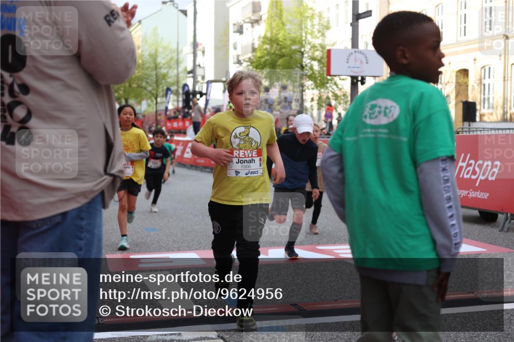 25.04.2026 - Das Zehntel Strokosch-Dieckow http://msf.ph/oto/9624956 25.04.2026 08:57:27 Ziel 1204, 1206, 1322, 1329, 1555, 1557, 1564, 1566, 1734, 1814, 1833, 1905, 2247, 2259, 2274, 2399, 2443, 2571, 2805, 2835, 3184, 3197, 3369 meine-sportfotos.de