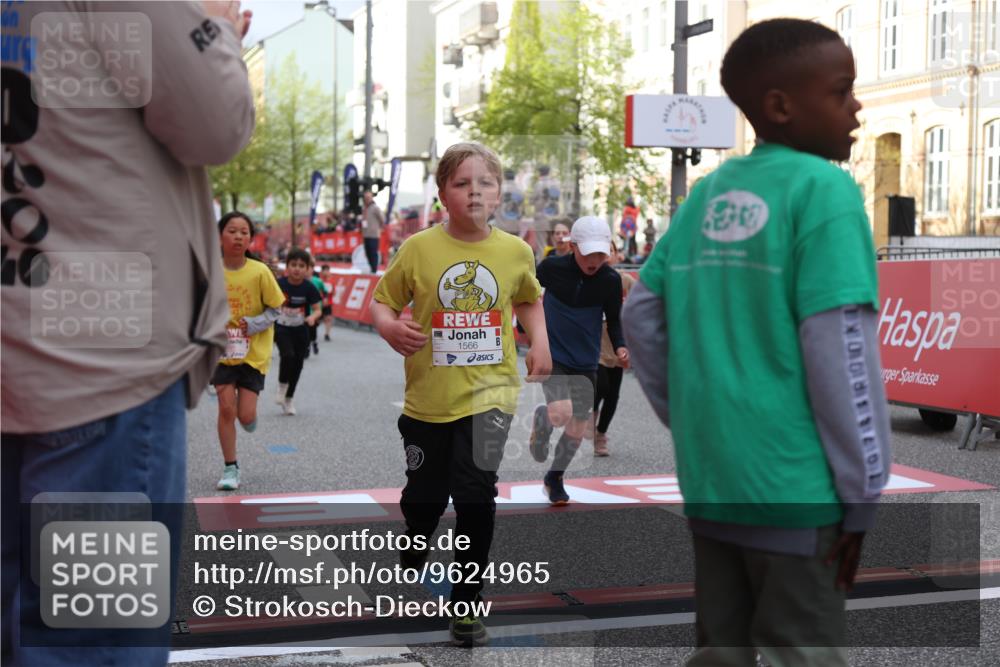 25.04.2026 - Das Zehntel Strokosch-Dieckow http://msf.ph/oto/9624965 25.04.2026 08:57:27 Ziel 1204, 1206, 1322, 1329, 1555, 1557, 1564, 1566, 1734, 1814, 1833, 1905, 2247, 2259, 2274, 2399, 2443, 2571, 2805, 2835, 3184, 3197, 3369 meine-sportfotos.de