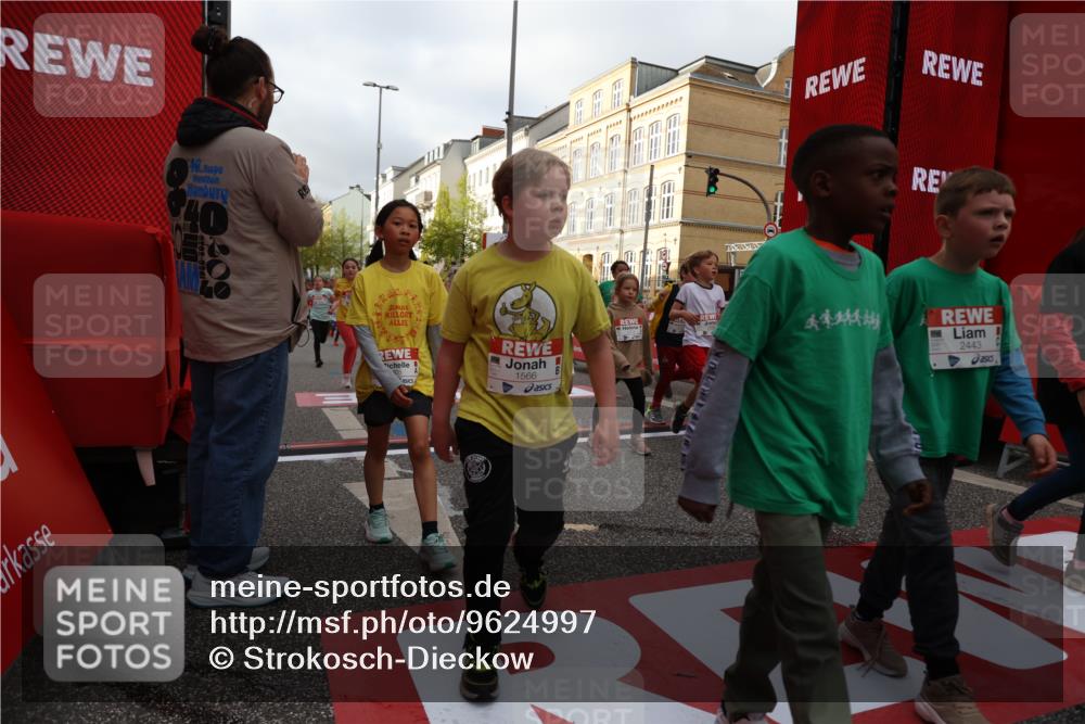 25.04.2026 - Das Zehntel Strokosch-Dieckow http://msf.ph/oto/9624997 25.04.2026 08:57:30 Ziel 1318, 1322, 1557, 1566, 1734, 1814, 1833, 1905, 2247, 2274, 2435, 2443, 2512, 2522, 2571, 2799, 2805, 2835, 2979, 3184 meine-sportfotos.de