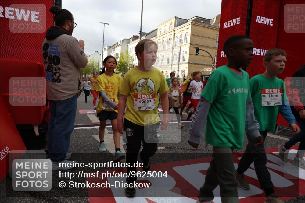 25.04.2026 - Das Zehntel Strokosch-Dieckow http://msf.ph/oto/9625004 25.04.2026 08:57:30 Ziel 1318, 1322, 1557, 1566, 1734, 1814, 1833, 1905, 2247, 2274, 2435, 2443, 2512, 2522, 2571, 2799, 2805, 2835, 2979, 3184 meine-sportfotos.de