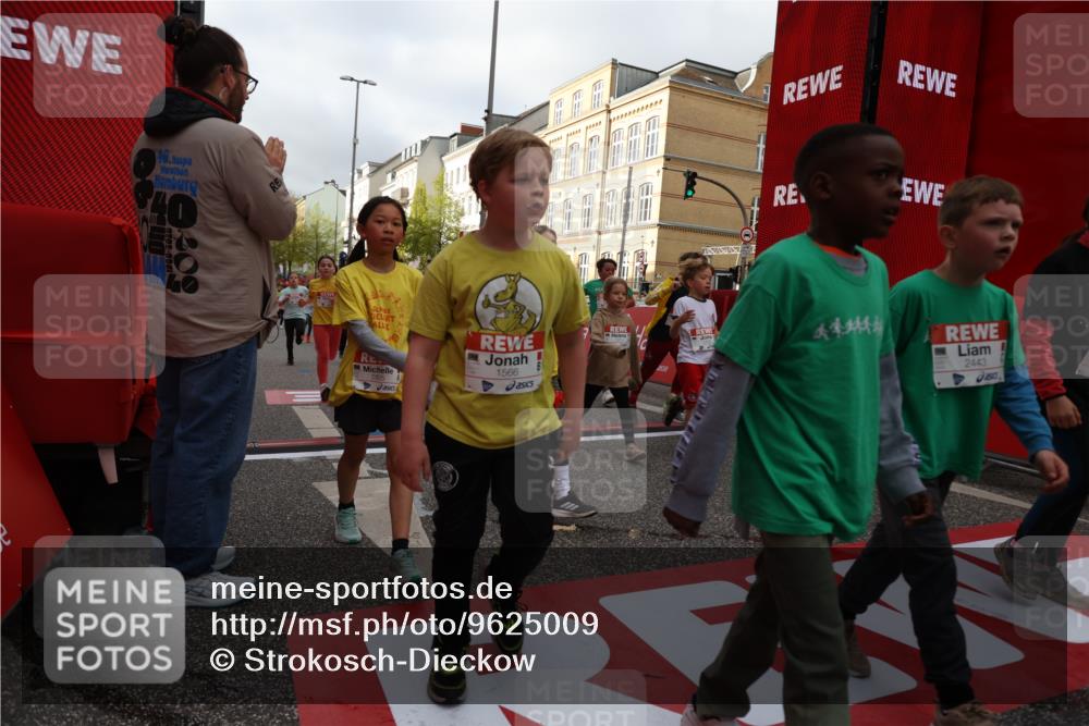 25.04.2026 - Das Zehntel Strokosch-Dieckow http://msf.ph/oto/9625009 25.04.2026 08:57:30 Ziel 1318, 1322, 1557, 1566, 1734, 1814, 1833, 1905, 2247, 2274, 2435, 2443, 2512, 2522, 2571, 2799, 2805, 2835, 2979, 3184 meine-sportfotos.de