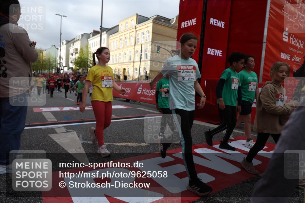 25.04.2026 - Das Zehntel Strokosch-Dieckow http://msf.ph/oto/9625058 25.04.2026 08:57:33 Ziel 1318, 1557, 1566, 1734, 1814, 2247, 2274, 2435, 2512, 2522, 2563, 2799, 2805, 2835, 2970, 2979, 3047, 3068, 3274, 3556, 3566 meine-sportfotos.de