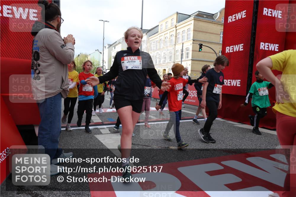 25.04.2026 - Das Zehntel Strokosch-Dieckow http://msf.ph/oto/9625137 25.04.2026 08:57:37 Ziel 1259, 1280, 1299, 1563, 2076, 2393, 2429, 2435, 2537, 2563, 2629, 2651, 2674, 2710, 2802, 2816, 2970, 2979, 3029, 3047, 3068, 3122, 3274, 3556, 3558, 3566, 3577, 3657, 4071 meine-sportfotos.de