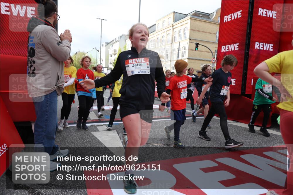 25.04.2026 - Das Zehntel Strokosch-Dieckow http://msf.ph/oto/9625151 25.04.2026 08:57:37 Ziel 1259, 1280, 1299, 1563, 2076, 2393, 2429, 2435, 2537, 2563, 2629, 2651, 2674, 2710, 2802, 2816, 2970, 2979, 3029, 3047, 3068, 3122, 3274, 3556, 3558, 3566, 3577, 3657, 4071 meine-sportfotos.de