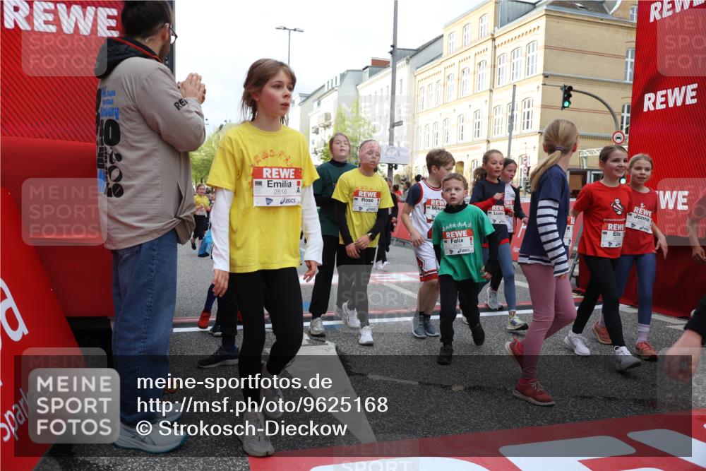 25.04.2026 - Das Zehntel Strokosch-Dieckow http://msf.ph/oto/9625168 25.04.2026 08:57:38 Ziel 1085, 1259, 1280, 1299, 1563, 1993, 2076, 2393, 2429, 2537, 2563, 2629, 2651, 2674, 2710, 2802, 2816, 2970, 3029, 3047, 3068, 3122, 3274, 3420, 3556, 3558, 3566, 3577, 3657, 4071 meine-sportfotos.de