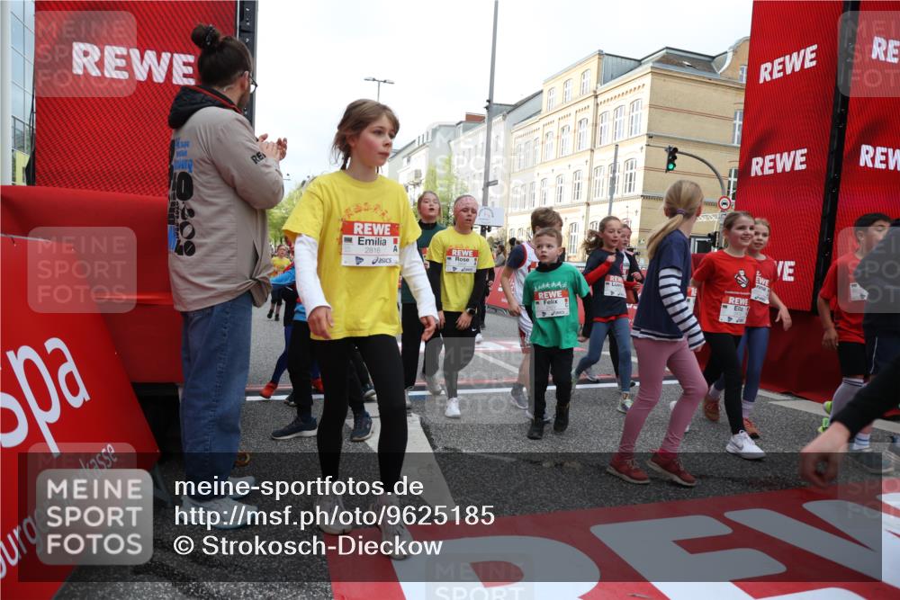 25.04.2026 - Das Zehntel Strokosch-Dieckow http://msf.ph/oto/9625185 25.04.2026 08:57:38 Ziel 1085, 1259, 1280, 1299, 1563, 1993, 2076, 2393, 2429, 2537, 2563, 2629, 2651, 2674, 2710, 2802, 2816, 2970, 3029, 3047, 3068, 3122, 3274, 3420, 3556, 3558, 3566, 3577, 3657, 4071 meine-sportfotos.de