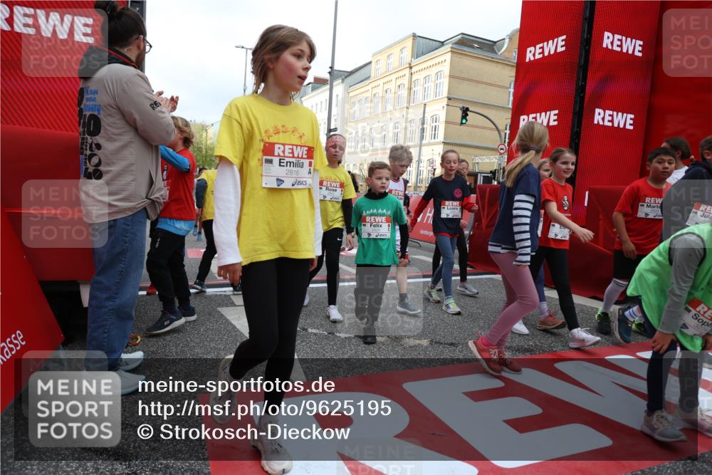 25.04.2026 - Das Zehntel Strokosch-Dieckow http://msf.ph/oto/9625195 25.04.2026 08:57:39 Ziel 1085, 1259, 1280, 1299, 1313, 1563, 1815, 1993, 1998, 2076, 2393, 2429, 2537, 2563, 2629, 2651, 2674, 2710, 2802, 2816, 2818, 2970, 3029, 3047, 3068, 3122, 3274, 3420, 3556, 3558, 3566, 3577, 3657, 3904, 4071 meine-sportfotos.de