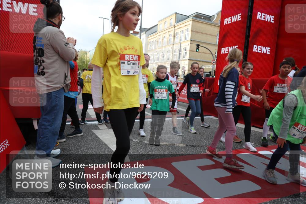 25.04.2026 - Das Zehntel Strokosch-Dieckow http://msf.ph/oto/9625209 25.04.2026 08:57:39 Ziel 1085, 1259, 1280, 1299, 1313, 1563, 1815, 1993, 1998, 2076, 2393, 2429, 2537, 2563, 2629, 2651, 2674, 2710, 2802, 2816, 2818, 2970, 3029, 3047, 3068, 3122, 3274, 3420, 3556, 3558, 3566, 3577, 3657, 3904, 4071 meine-sportfotos.de