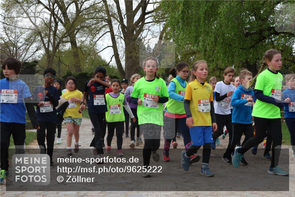 25.04.2026 - Das Zehntel Zöllner http://msf.ph/oto/9625222 25.04.2026 07:44:14 Laufen 2124, 1863, 1513, 1951 meine-sportfotos.de
