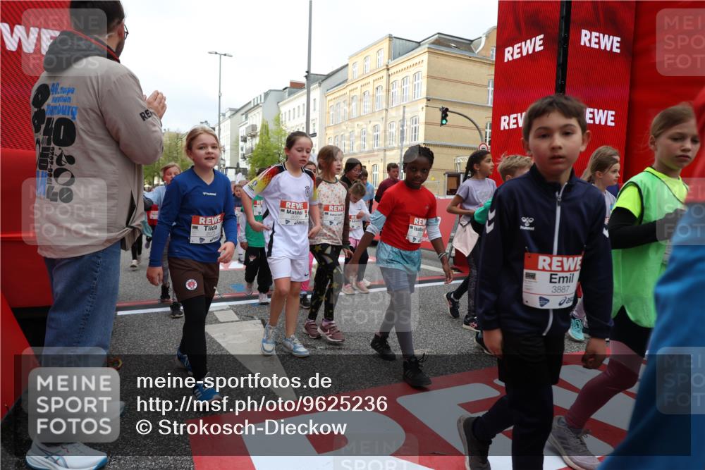 25.04.2026 - Das Zehntel Strokosch-Dieckow http://msf.ph/oto/9625236 25.04.2026 08:57:48 Ziel 1088, 1191, 1192, 1292, 1397, 1747, 2020, 2038, 2070, 2073, 2253, 2405, 2436, 2438, 2444, 2462, 2480, 2523, 2621, 2747, 2749, 2941, 2951, 2953, 2963, 3005, 3193, 3254, 3315, 3444, 3812, 3884, 3887, 3966, 3972, 4033, 4034 meine-sportfotos.de