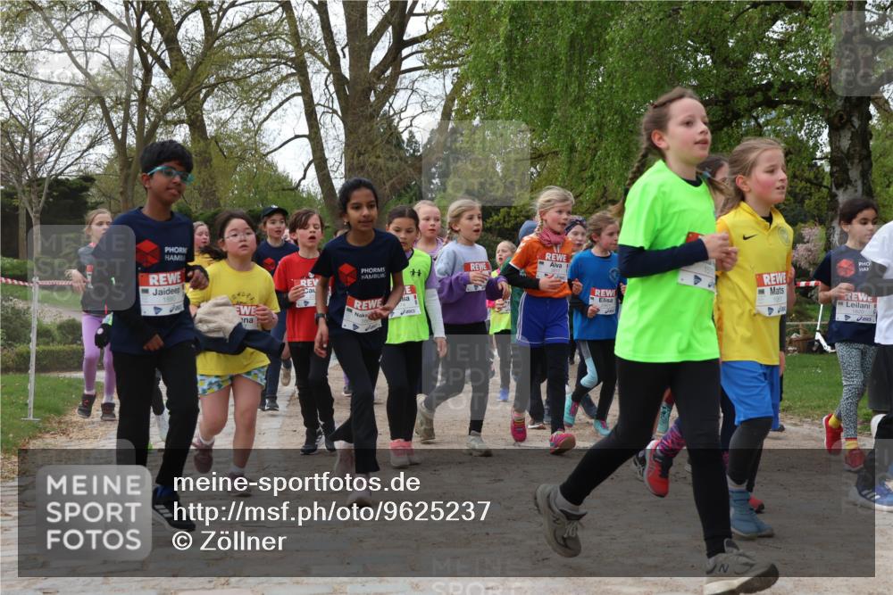 25.04.2026 - Das Zehntel Zöllner http://msf.ph/oto/9625237 25.04.2026 07:44:15 Laufen 1880, 1820 meine-sportfotos.de