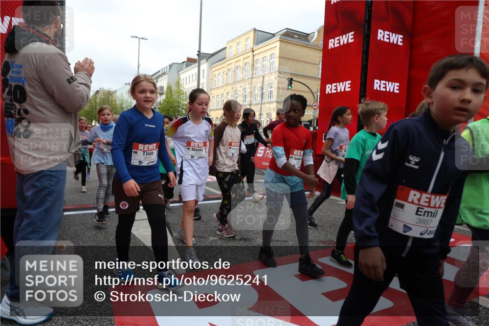25.04.2026 - Das Zehntel Strokosch-Dieckow http://msf.ph/oto/9625241 25.04.2026 08:57:48 Ziel 1088, 1191, 1192, 1292, 1397, 1747, 2020, 2038, 2070, 2073, 2253, 2405, 2436, 2438, 2444, 2462, 2480, 2523, 2621, 2747, 2749, 2941, 2951, 2953, 2963, 3005, 3193, 3254, 3315, 3444, 3812, 3884, 3887, 3966, 3972, 4033, 4034 meine-sportfotos.de