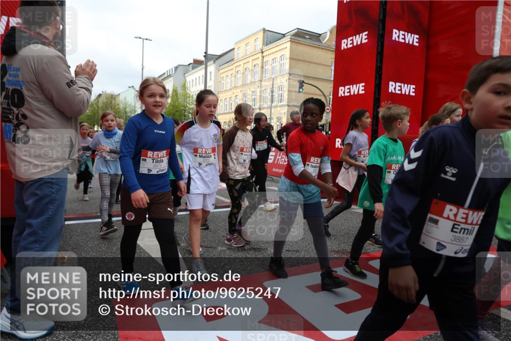 25.04.2026 - Das Zehntel Strokosch-Dieckow http://msf.ph/oto/9625247 25.04.2026 08:57:49 Ziel 1088, 1191, 1192, 1196, 1292, 1397, 1468, 1747, 2020, 2038, 2070, 2073, 2253, 2405, 2436, 2438, 2444, 2446, 2480, 2486, 2523, 2621, 2664, 2749, 2941, 2951, 2953, 2963, 3193, 3195, 3254, 3315, 3444, 3515, 3884, 3887, 3966, 3972, 4033, 4034 meine-sportfotos.de