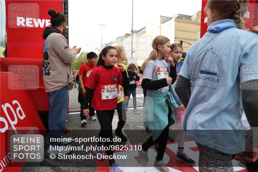 25.04.2026 - Das Zehntel Strokosch-Dieckow http://msf.ph/oto/9625310 25.04.2026 08:57:52 Ziel 1088, 1189, 1191, 1192, 1196, 1292, 1338, 1468, 1579, 1585, 1747, 1826, 2038, 2073, 2405, 2436, 2444, 2446, 2479, 2480, 2486, 2523, 2664, 2749, 2941, 2953, 2963, 3195, 3211, 3254, 3444, 3515, 3884, 3966, 3972, 4033, 4034, 4065 meine-sportfotos.de