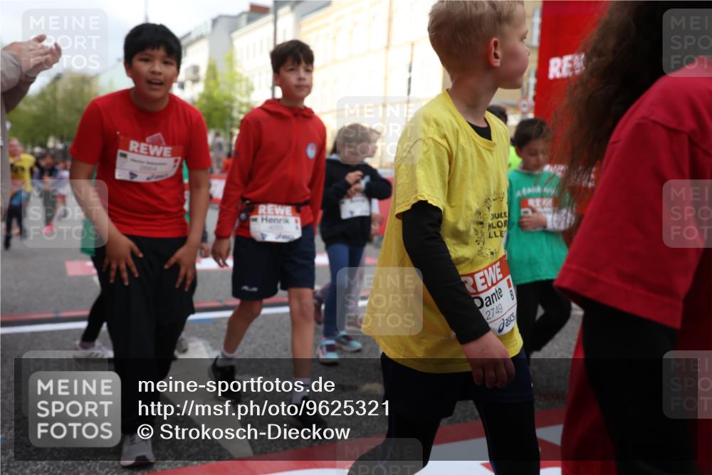 25.04.2026 - Das Zehntel Strokosch-Dieckow http://msf.ph/oto/9625321 25.04.2026 08:57:53 Ziel 1035, 1088, 1189, 1191, 1192, 1196, 1292, 1338, 1468, 1573, 1579, 1580, 1582, 1585, 1747, 1826, 2436, 2446, 2479, 2480, 2486, 2523, 2664, 2734, 2749, 2941, 2953, 2963, 3195, 3211, 3254, 3444, 3515, 3884, 4033, 4034, 4064, 4065 meine-sportfotos.de