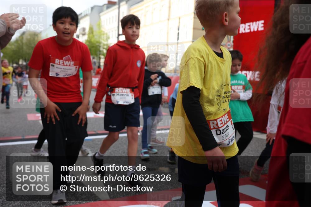 25.04.2026 - Das Zehntel Strokosch-Dieckow http://msf.ph/oto/9625326 25.04.2026 08:57:54 Ziel 1035, 1052, 1088, 1189, 1192, 1196, 1292, 1338, 1468, 1573, 1579, 1580, 1582, 1585, 1747, 1826, 2026, 2446, 2479, 2486, 2523, 2562, 2583, 2664, 2734, 2737, 2749, 2941, 2953, 2963, 3195, 3211, 3254, 3515, 3884, 3939, 4033, 4034, 4064, 4065, 4072 meine-sportfotos.de