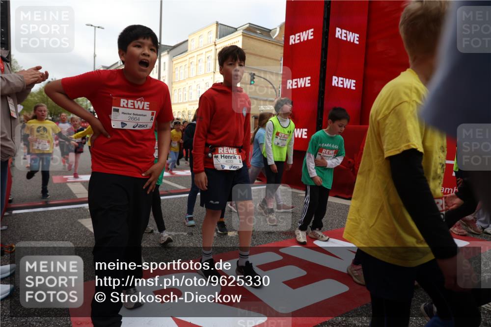 25.04.2026 - Das Zehntel Strokosch-Dieckow http://msf.ph/oto/9625330 25.04.2026 08:57:54 Ziel 1035, 1052, 1088, 1189, 1192, 1196, 1292, 1338, 1468, 1573, 1579, 1580, 1582, 1585, 1747, 1826, 2026, 2446, 2479, 2486, 2523, 2562, 2583, 2664, 2734, 2737, 2749, 2941, 2953, 2963, 3195, 3211, 3254, 3515, 3884, 3939, 4033, 4034, 4064, 4065, 4072 meine-sportfotos.de
