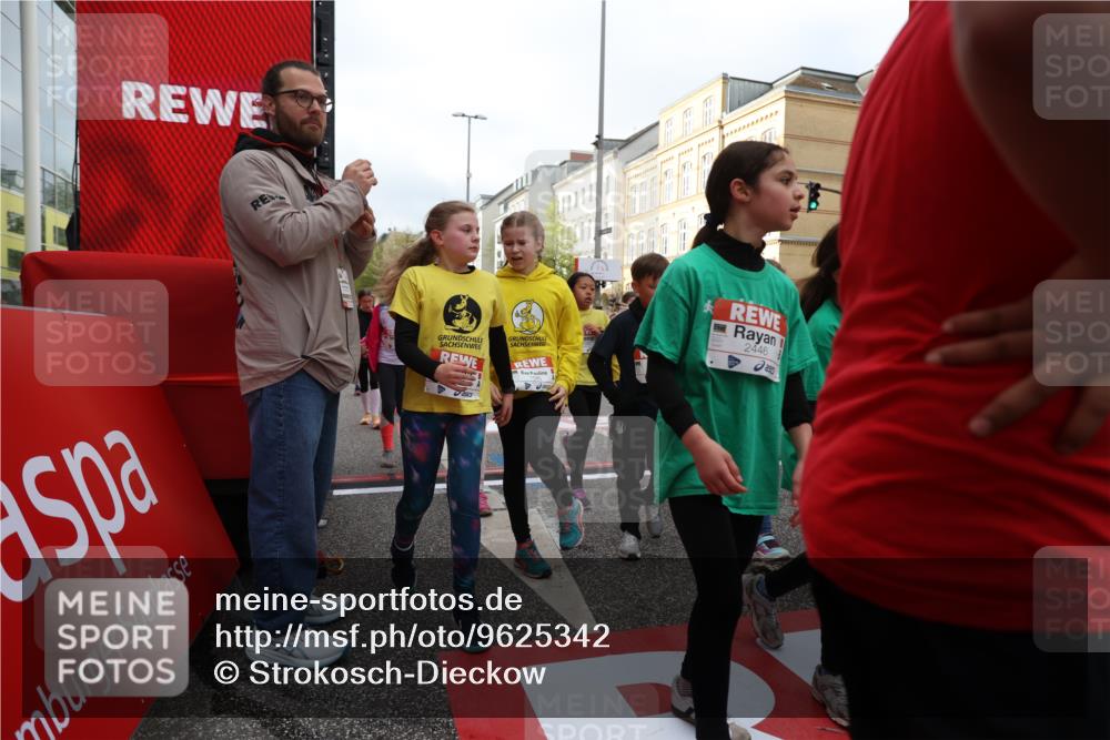 25.04.2026 - Das Zehntel Strokosch-Dieckow http://msf.ph/oto/9625342 25.04.2026 08:57:56 Ziel 1035, 1052, 1189, 1196, 1290, 1292, 1338, 1468, 1573, 1579, 1580, 1582, 1585, 1654, 1763, 1826, 1895, 1909, 2026, 2446, 2479, 2486, 2523, 2562, 2583, 2664, 2734, 2737, 2852, 3195, 3211, 3515, 3884, 3939, 3944, 4018, 4033, 4064, 4065, 4072 meine-sportfotos.de