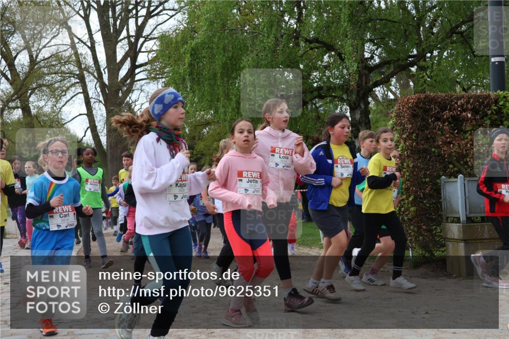 25.04.2026 - Das Zehntel Zöllner http://msf.ph/oto/9625351 25.04.2026 07:44:25 Laufen 3918, 3639, 3638 meine-sportfotos.de