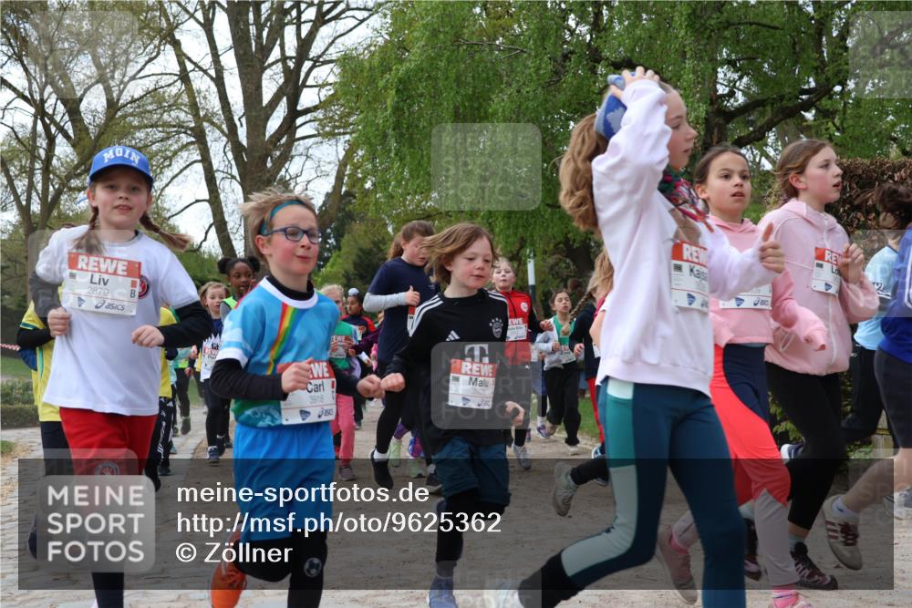 25.04.2026 - Das Zehntel Zöllner http://msf.ph/oto/9625362 25.04.2026 07:44:26 Laufen 2879, 3918, 3928, 59 meine-sportfotos.de