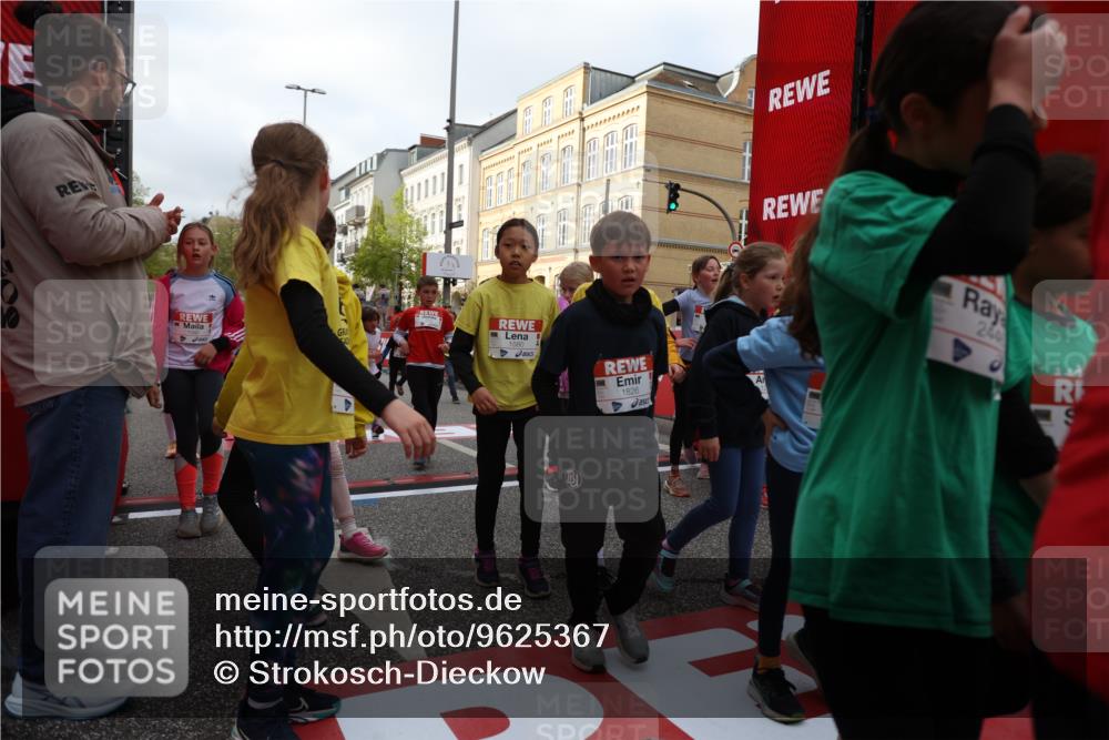 25.04.2026 - Das Zehntel Strokosch-Dieckow http://msf.ph/oto/9625367 25.04.2026 08:57:57 Ziel 1035, 1052, 1189, 1196, 1290, 1338, 1468, 1573, 1579, 1580, 1582, 1585, 1654, 1763, 1820, 1826, 1895, 1909, 2026, 2446, 2479, 2486, 2562, 2583, 2664, 2734, 2737, 2852, 3195, 3211, 3515, 3660, 3939, 3944, 4018, 4064, 4065, 4072 meine-sportfotos.de