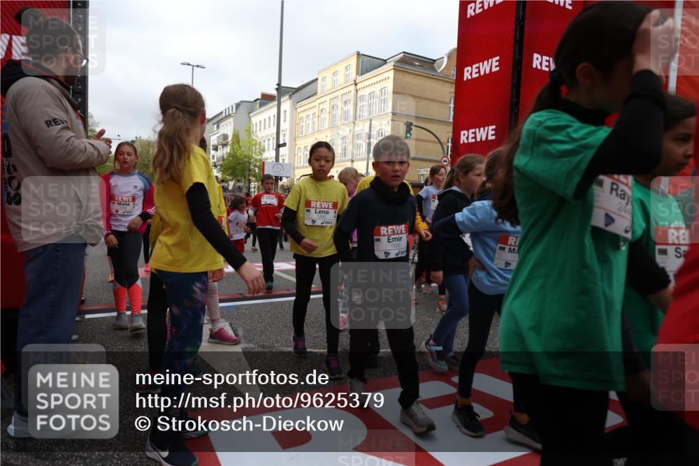 25.04.2026 - Das Zehntel Strokosch-Dieckow http://msf.ph/oto/9625379 25.04.2026 08:57:57 Ziel 1035, 1052, 1189, 1196, 1290, 1338, 1468, 1573, 1579, 1580, 1582, 1585, 1654, 1763, 1820, 1826, 1895, 1909, 2026, 2446, 2479, 2486, 2562, 2583, 2664, 2734, 2737, 2852, 3195, 3211, 3515, 3660, 3939, 3944, 4018, 4064, 4065, 4072 meine-sportfotos.de