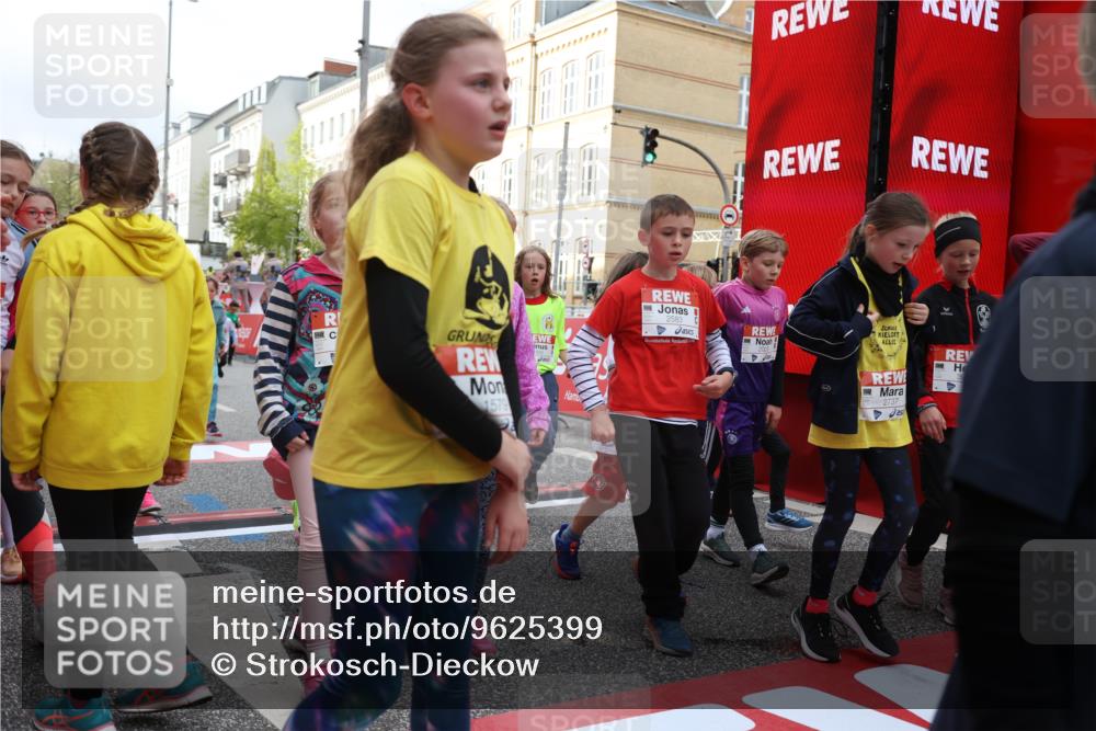 25.04.2026 - Das Zehntel Strokosch-Dieckow http://msf.ph/oto/9625399 25.04.2026 08:57:59 Ziel 1035, 1052, 1176, 1182, 1271, 1290, 1338, 1573, 1579, 1580, 1582, 1585, 1654, 1763, 1820, 1826, 1895, 1909, 2026, 2562, 2583, 2734, 2737, 2753, 2755, 2762, 2852, 3655, 3660, 3730, 3939, 3944, 4018, 4064, 4065, 4072 meine-sportfotos.de