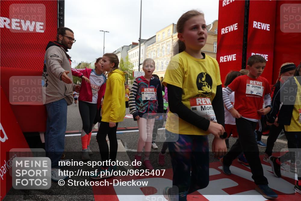 25.04.2026 - Das Zehntel Strokosch-Dieckow http://msf.ph/oto/9625407 25.04.2026 08:57:59 Ziel 1035, 1052, 1176, 1182, 1271, 1290, 1338, 1573, 1579, 1580, 1582, 1585, 1654, 1763, 1820, 1826, 1895, 1909, 2026, 2562, 2583, 2734, 2737, 2753, 2755, 2762, 2852, 3655, 3660, 3730, 3939, 3944, 4018, 4064, 4065, 4072 meine-sportfotos.de