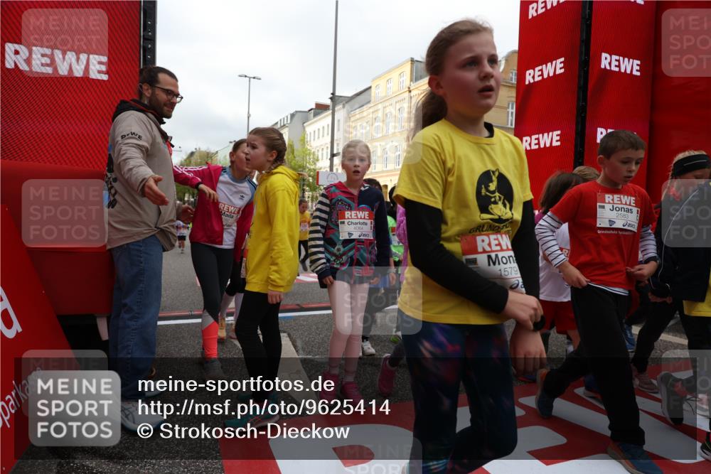 25.04.2026 - Das Zehntel Strokosch-Dieckow http://msf.ph/oto/9625414 25.04.2026 08:58:00 Ziel 1035, 1052, 1176, 1182, 1271, 1290, 1338, 1573, 1579, 1580, 1582, 1585, 1654, 1763, 1820, 1826, 1895, 1909, 1986, 2026, 2562, 2583, 2734, 2737, 2753, 2755, 2762, 2852, 3226, 3456, 3655, 3660, 3730, 3938, 3939, 3944, 4018, 4064, 4065, 4072 meine-sportfotos.de