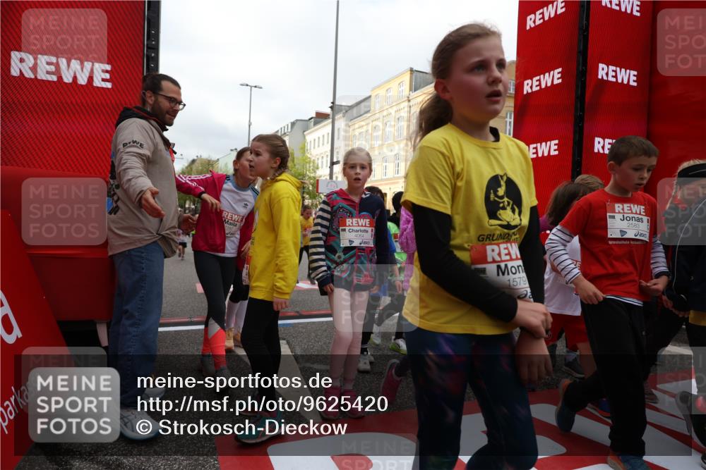 25.04.2026 - Das Zehntel Strokosch-Dieckow http://msf.ph/oto/9625420 25.04.2026 08:58:00 Ziel 1035, 1052, 1176, 1182, 1271, 1290, 1338, 1573, 1579, 1580, 1582, 1585, 1654, 1763, 1820, 1826, 1895, 1909, 1986, 2026, 2562, 2583, 2734, 2737, 2753, 2755, 2762, 2852, 3226, 3456, 3655, 3660, 3730, 3938, 3939, 3944, 4018, 4064, 4065, 4072 meine-sportfotos.de